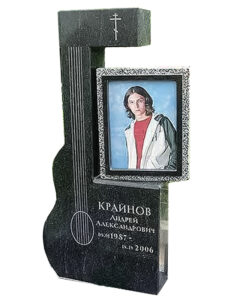 Гранитный памятник гитаристу